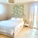 Comfortable A Stone's Throw From Nyon Duillier