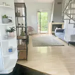 아파트 Comfortable A Stone's Throw From Nyon *